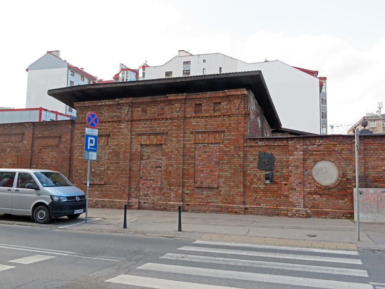 Old gate to the Warsaw Ghetto